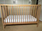 Kwaliteits babybed met matras, Kinderen en Baby's, Kinderkamer | Bedden, Ophalen, Zo goed als nieuw, Minder dan 140 cm, Matras