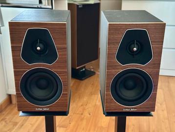 Sonus Faber Lumina I-luidsprekers + NorStone-poten van 60 cm, Audio, Tv en Foto, Luidsprekerboxen, Ophalen, Zo goed als nieuw