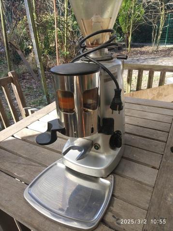 koffie bonen maler beschikbaar voor biedingen