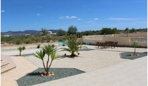 Prachtige villa in Pinoso met dubbele garage, zwembad,  Jacu, Immo, Buitenland, Spanje, Woonhuis, Landelijk