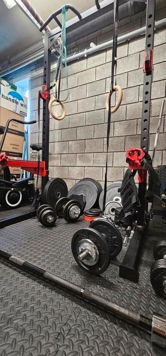 Fitnessruimte voor thuis, stevig rek/olympische bar 20 kg/bu, Sport en Fitness, Fitnessmaterialen, Zo goed als nieuw, Ophalen