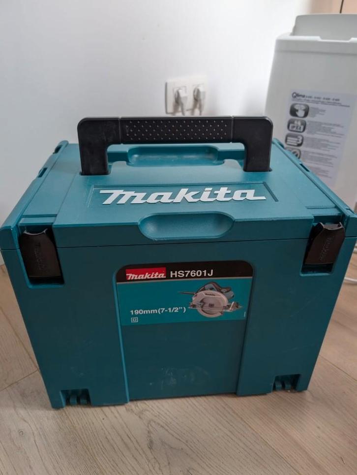 Makita HS7601J cirkelzaag + geleiderail 1500mm, Doe-het-zelf en Bouw, Gereedschap | Zaagmachines, Zo goed als nieuw, Cirkelzaag