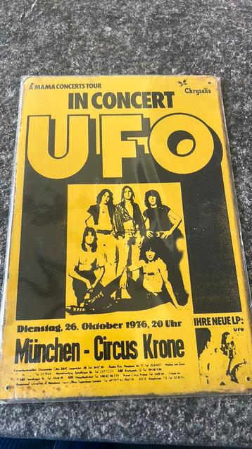 Wandbord ufo beschikbaar voor biedingen