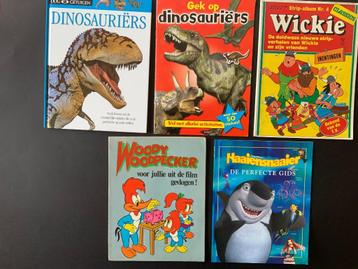 set van 5 boekjes met o.a.dinosauriërs beschikbaar voor biedingen