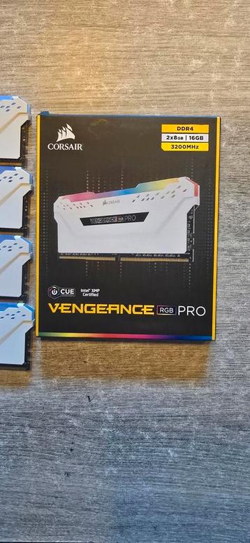 Kit Ram Corsair Vengeance DDR4 32gb (4x8) 3200Mhz beschikbaar voor biedingen
