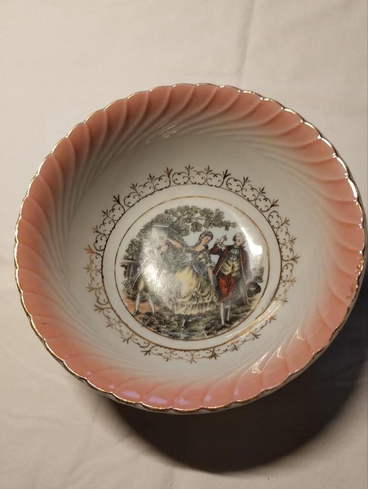 plat rétro en porcelaine, Antiek en Kunst, Antiek | Servies los