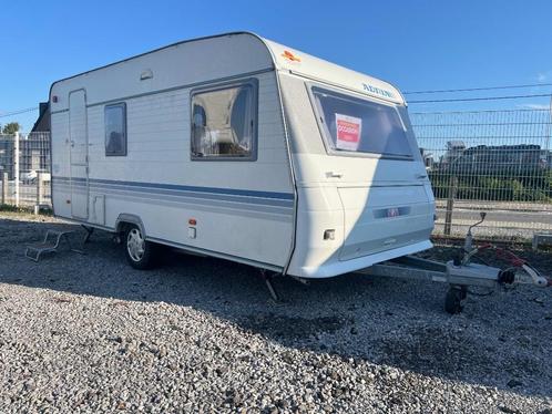 caravane, Caravanes & Camping, Caravanes, Particulier, jusqu'à 4, 1000 - 1250 kg, Autre, Adria, 2 lits séparés, 4 à 5 mètres, Réchaud à gaz