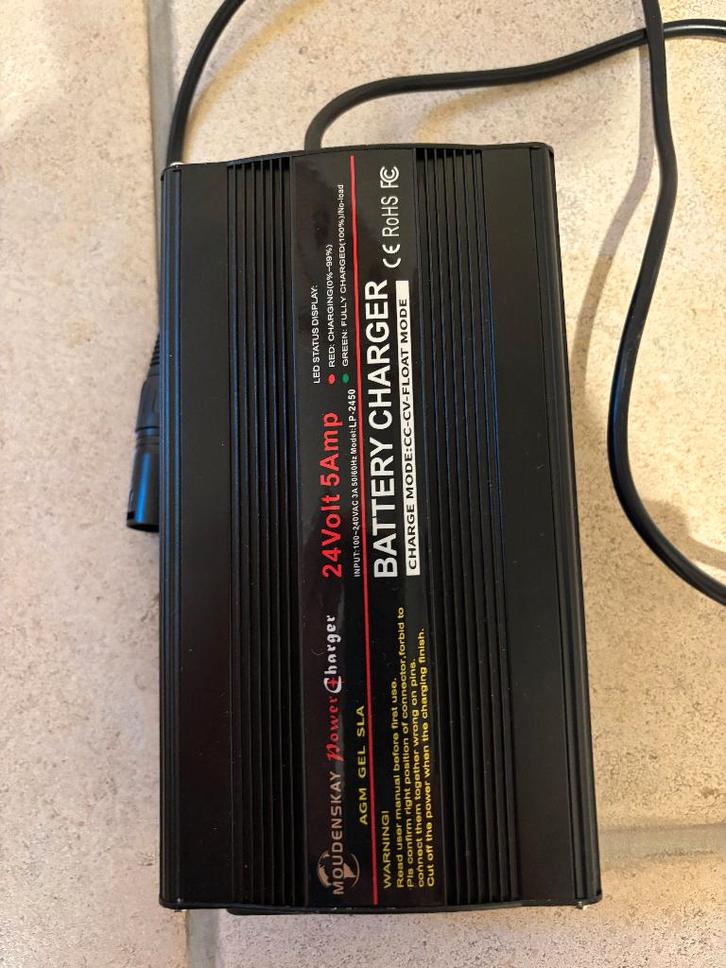 Nieuwe 24V 5A batterijlader met XLR ondersteuning, Hobby en Vrije tijd, Elektronica-componenten, Nieuw, Ophalen of Verzenden