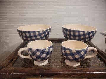 Set 2 bols et 2 tasses vichy bleu "At home with Marieke" disponible aux enchères