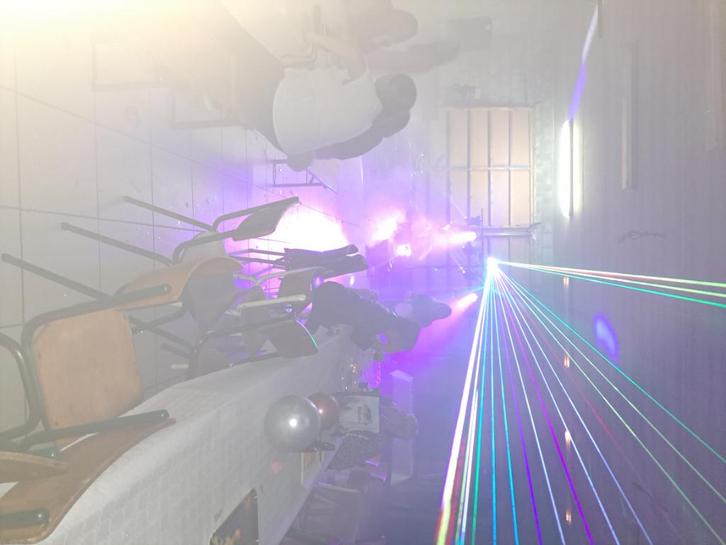 Lazer de 2 watts qui fait aussi des textes, formes etc ,, Muziek en Instrumenten, Licht en Laser, Zo goed als nieuw, Ophalen