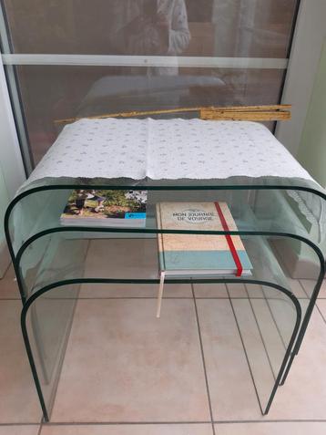 Tables de salons en verre beschikbaar voor biedingen