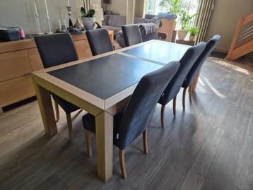 Eet- en zitkamer - Lichte eik beschikbaar voor biedingen