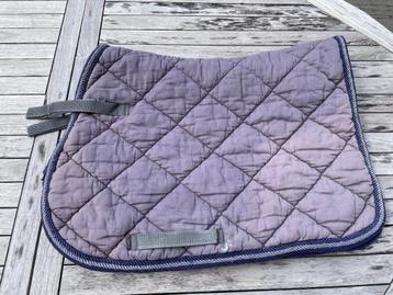 Tapis de selle BR gris beschikbaar voor biedingen