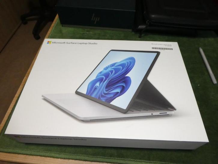 Microsoft Surface Laptop Studio, Computers en Software, Windows Laptops, Nieuw, 14 inch, SSD, 3 tot 4 Ghz, 32 GB, Azerty, Ophalen