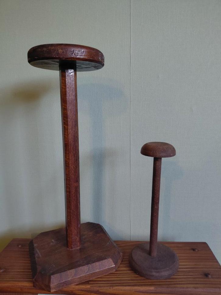 Twee vintage hoedenstandaards/pruikenstaander/hoedenstaander, Antiek en Kunst, Curiosa en Brocante, Ophalen of Verzenden