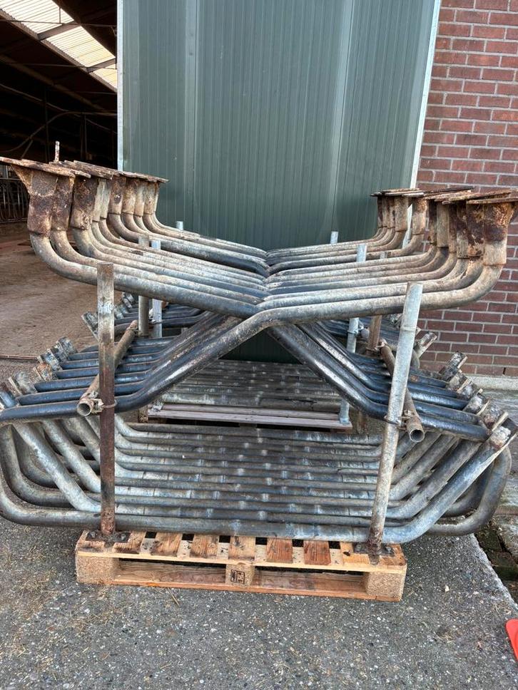 Ligboxen golfschoftboom knieboom lig box stalinrichting, Dieren en Toebehoren, Stalling en Weidegang