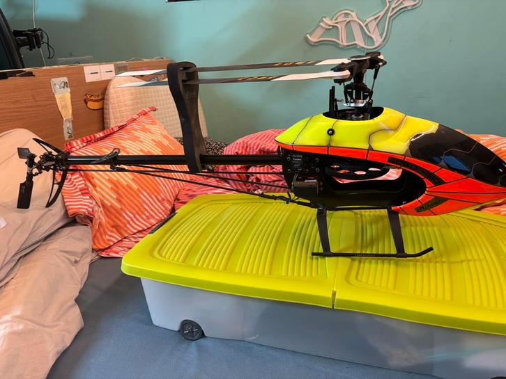 Mikado Logo 450 – volledig origineel – topstaat – €400, Hobby en Vrije tijd, Modelbouw | Radiografisch | Helikopters en Quadcopters