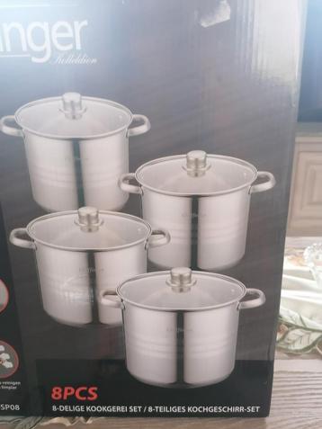 8 delige kookgerei set nieuw in de originele verpakking  beschikbaar voor biedingen