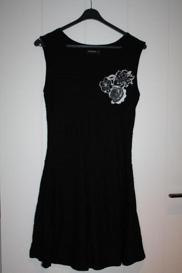 Mooie zwarte jurk van Desigual, maat M