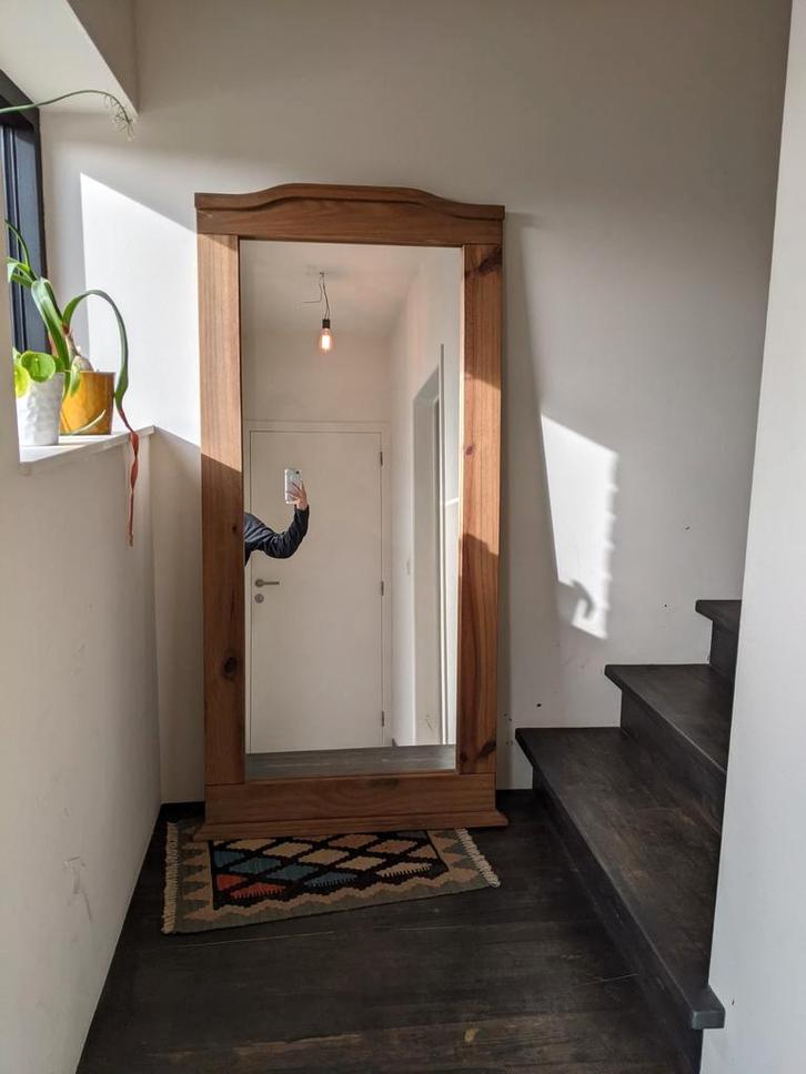 Grote spiegel wandspiegel houten frame, Huis en Inrichting, Woonaccessoires | Spiegels, Zo goed als nieuw, 50 tot 75 cm, 100 tot 150 cm