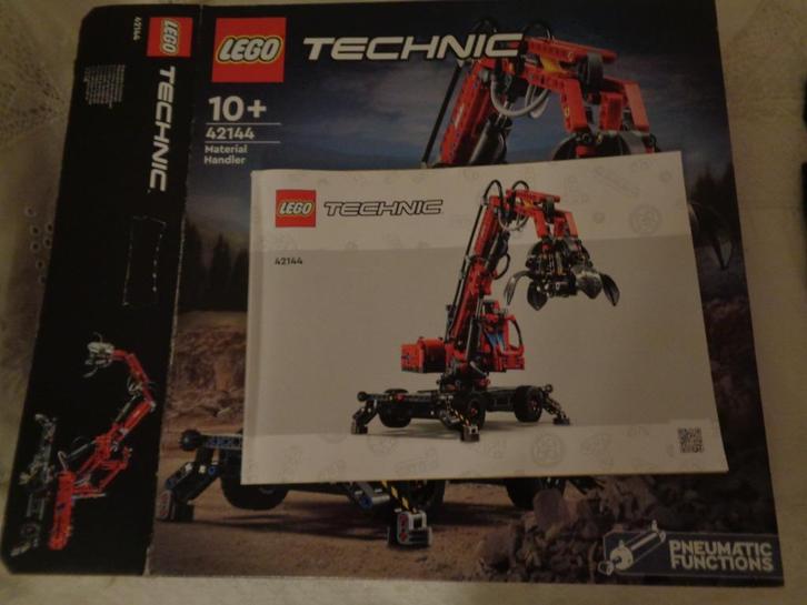 Lego Technic 42144, Kinderen en Baby's, Speelgoed | Duplo en Lego, Zo goed als nieuw, Lego, Ophalen