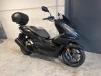 Honda PCX125 met topcase in zeer mooie staat (bj 2022), Motoren, Scooter, Bedrijf, 125 cc, 11 kW of minder