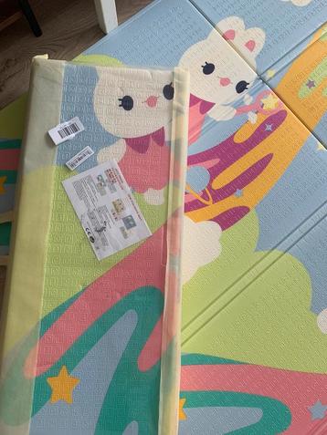 Opvouwbare speelmat 180x200 beschikbaar voor biedingen