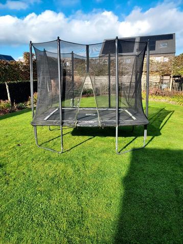 Trampoline beschikbaar voor biedingen