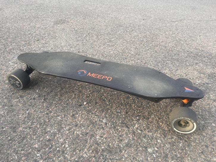 Elektrisch skateboard Meepo v2, Sport en Fitness, Skateboarden, Zo goed als nieuw, Skateboard, Ophalen