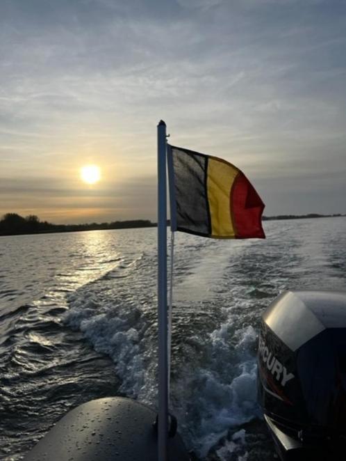 Bateau pneumatique + moteur 20 HP - True Kit Discovery 4M, Watersport en Boten, Buiten- en Binnenboordmotoren, Gebruikt, Benzine