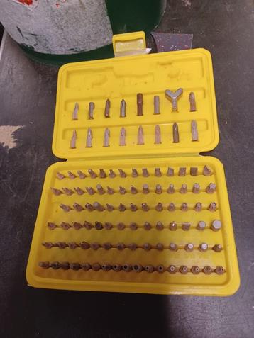 Koffer set bits verschillende zeer sterke uitvoering pr5euro beschikbaar voor biedingen