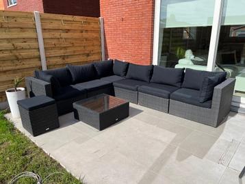 Hoek Lounge Set + Eettafel Bristol disponible aux enchères