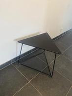 Bijzettafel, Enlèvement