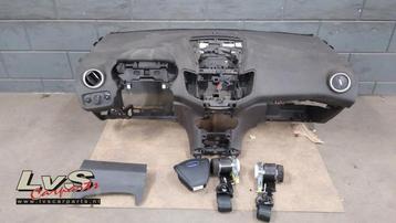 Airbag set + dashboard van een Ford Fiesta beschikbaar voor biedingen