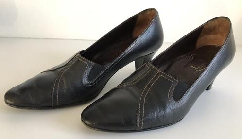 Donkerbruine comfort pump met smalle hak, Kleding | Dames, Schoenen, Gedragen, Pumps, Bruin, Ophalen of Verzenden