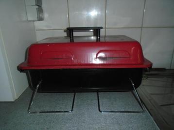 Kleine gas barbecue met lavasteen beschikbaar voor biedingen