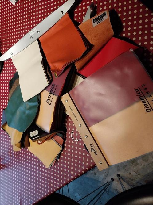 Leder en stoffen boeken 53 stuks 25 kg., Hobby en Vrije tijd, Naaien en Fournituren, Nieuw, Ophalen of Verzenden