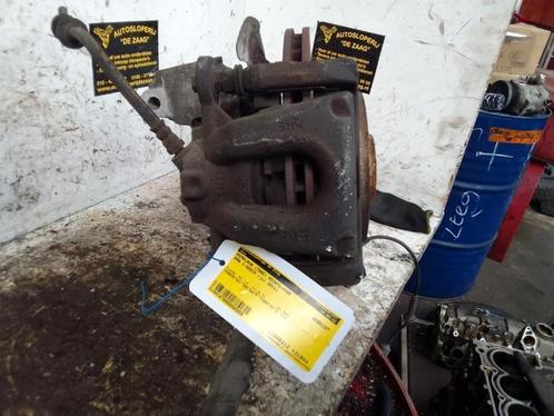Remklauw (Tang) rechts-voor van een BMW 1-Serie, Auto-onderdelen, Remmen en Aandrijving, BMW, Gebruikt, 3 maanden garantie, Ophalen of Verzenden