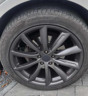 Alu 19inch Ford wielen met banden disponible aux enchères