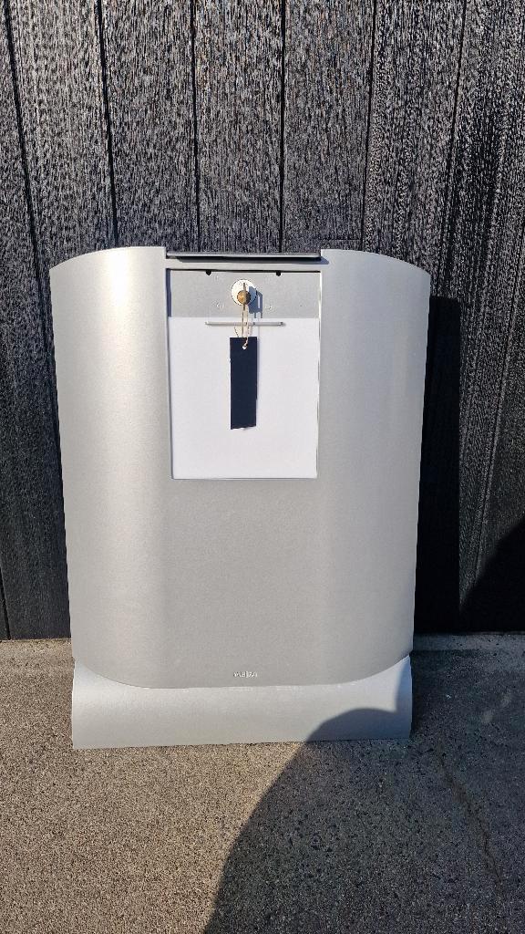 Brievenbus MEFA 650 U:F:O Design, Tuin en Terras, Brievenbussen, Nieuw, Staande brievenbus, Aluminium, Ophalen