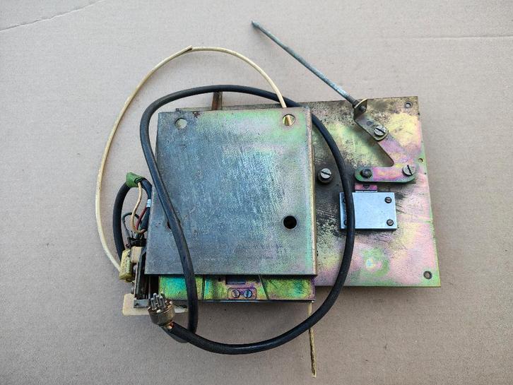 Muntproef Jupiter 100K (1971) jukebox, Verzamelen, Automaten | Jukeboxen, Verzenden