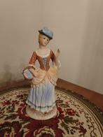 Porseleine beeldje: vrouw 18e eeuw, Antiek en Kunst, Antiek | Porselein, Ophalen