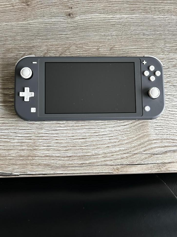 Nintendo Switch in Topconditie! / Tas & Lader Inbegrepen, Games en Spelcomputers, Spelcomputers | Nintendo Switch, Zo goed als nieuw