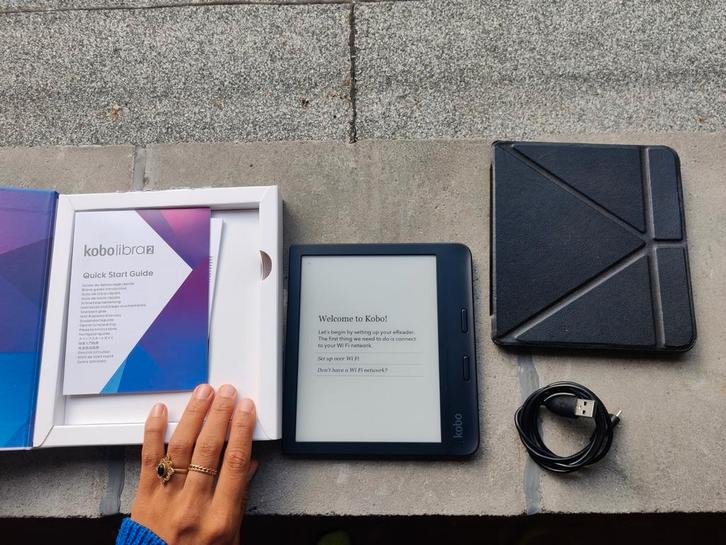 Kobo Libra 2 Black + incl. case  - Excellent Condition, Computers en Software, E-readers, Zo goed als nieuw, 16 GB of meer, Touchscreen