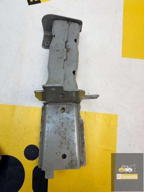 Voorbumperbeugel, rechts met onderdeelnummer 960169200R, Auto-onderdelen, Carrosserie, Bumper, Renault, Rechts, Gebruikt