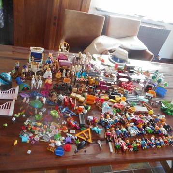 groot lot playmobil  beschikbaar voor biedingen