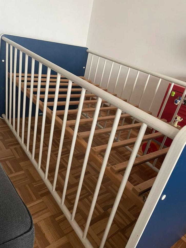 Verstelbaar babybed, peuterbed, kinderbed, Kinderen en Baby's, Kinderkamer | Bedden, Gebruikt, 140 tot 160 cm, 70 tot 85 cm, Lattenbodem