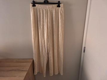 Nieuwe lange broek large  beschikbaar voor biedingen