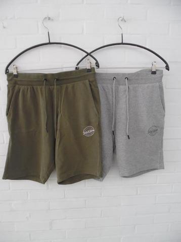 2 Korte Broeken Jack & Jones Maat S beschikbaar voor biedingen