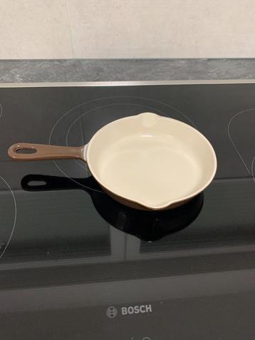 LE CREUSET n16 kleine koekenpan (2) beschikbaar voor biedingen